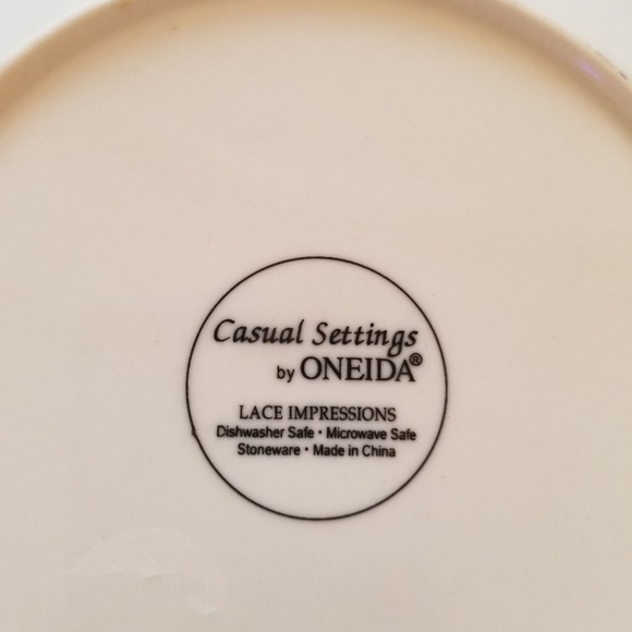 Oneida Stoneware ~ Lace Impressions - Bread Plate - Picture 3 of 3